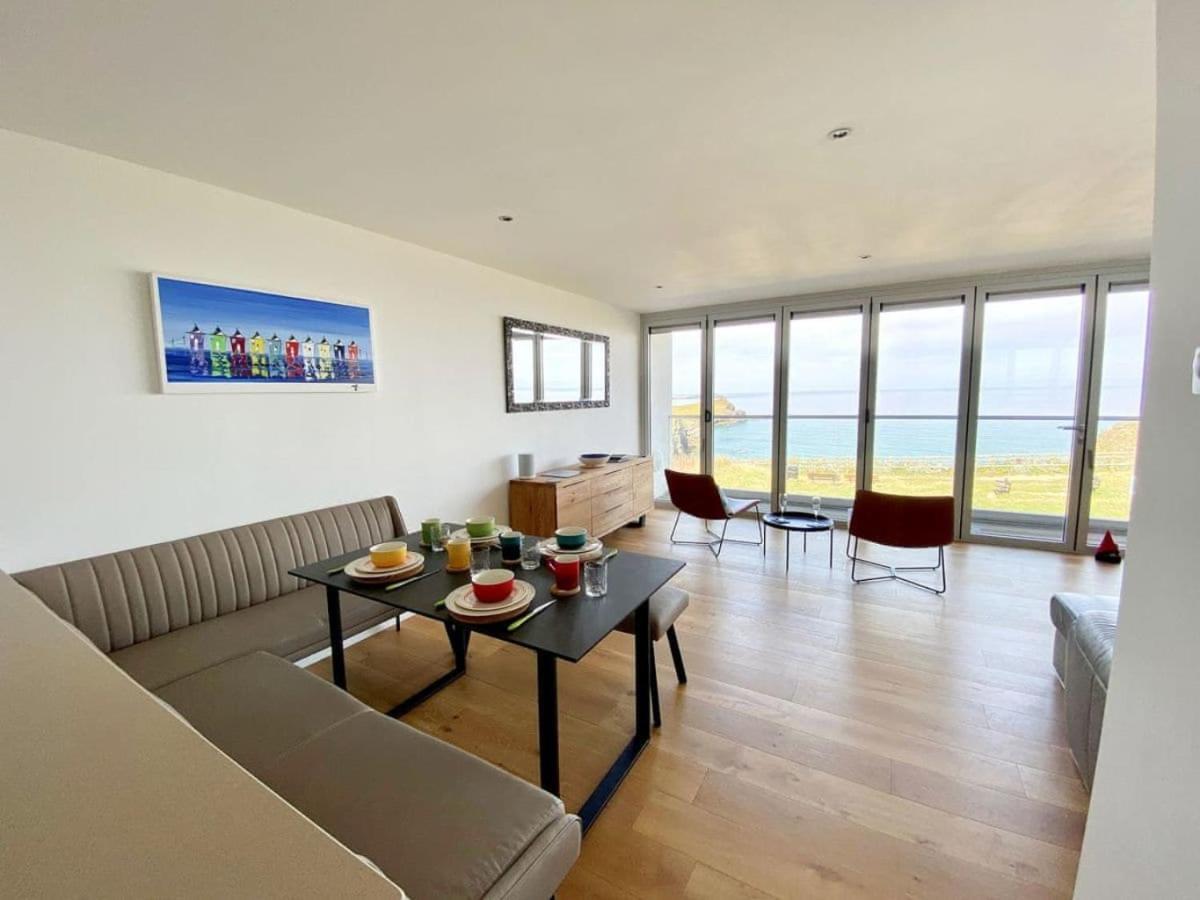 Sunset Waves Sea View Apartment Featuring Panoramic Views & Parking 뉴키 외부 사진