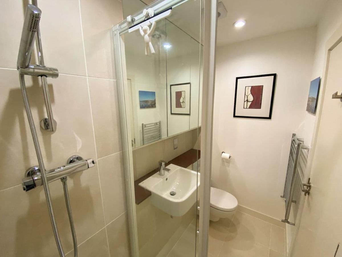 Sunset Waves Sea View Apartment Featuring Panoramic Views & Parking 뉴키 외부 사진