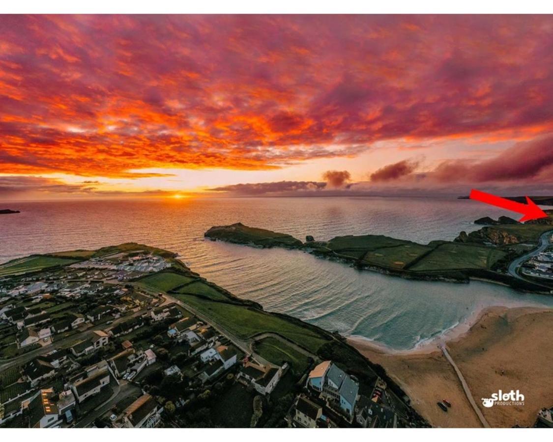Sunset Waves Sea View Apartment Featuring Panoramic Views & Parking 뉴키 객실 사진
